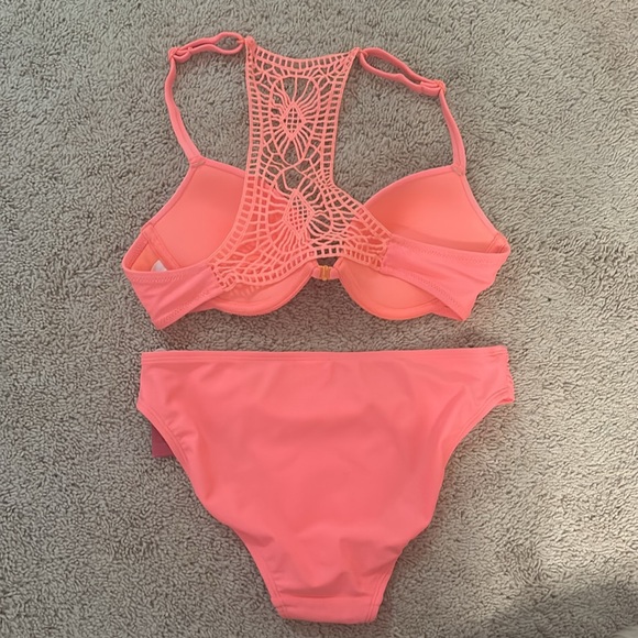 NWT Xhilaration Coral Crochet Bikini Set - Picture 3 of 3